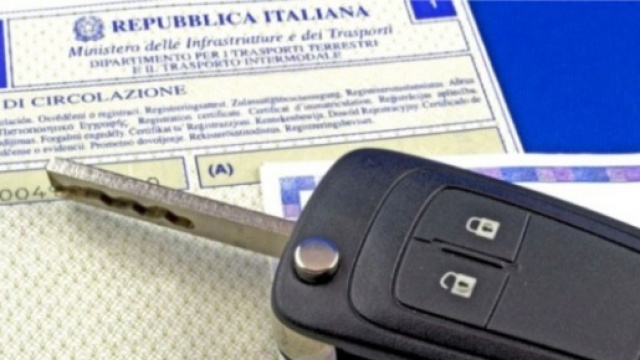 Auto con intestatario diverso, ecco la maxi multa