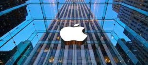 Apple dovrà risarcire 900 milioni di euro