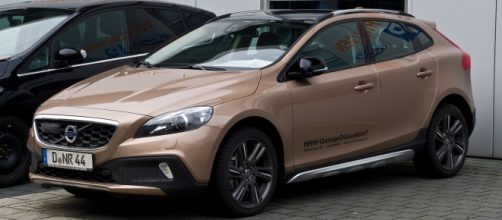 La nuova volvo v40 cross country