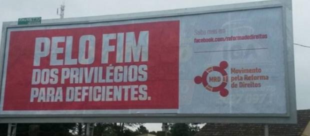 Deficientes viram alvo de protesto Deficientes viram alvo de protesto