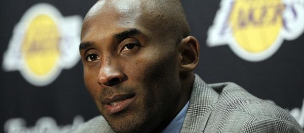 Kobe Bryant anuncia su retirada Kobe Bryant anuncia su retirada