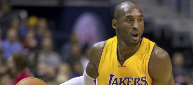 Kobe Bryant en un partido con Los Ángeles Lakers Kobe Bryant en un partido con Los Ángeles Lakers