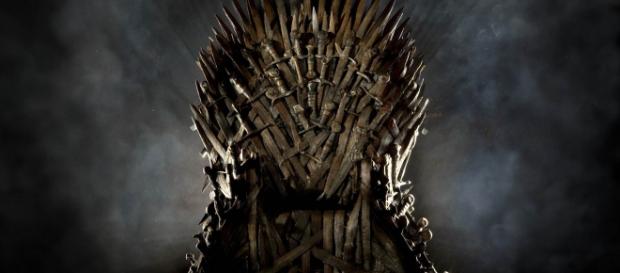 Trono de Hierro por el que se rige la trama. Trono de Hierro por el que se rige la trama.