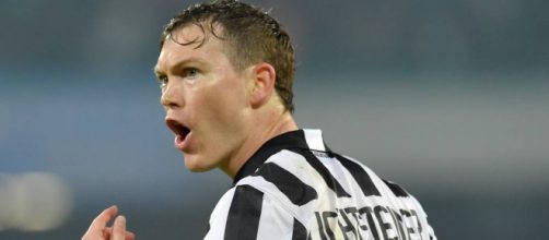 Lichtsteiner autore del gol del pareggio juventino