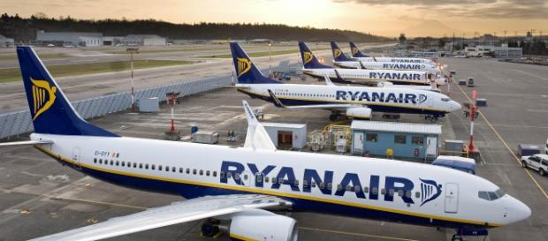 Gli aerei della compagnia di volo Ryanair Gli aerei della compagnia di volo Ryanair