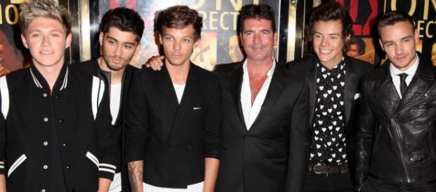 Simon Cowell quis brincar um pouco com a situação. Simon Cowell quis brincar um pouco com a situação.