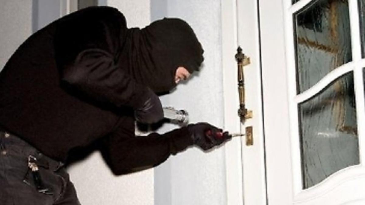 Ecco come i ladri entrano negli appartamenti, lincubo chiave ... Chiave dietro porta blindata