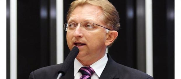 Autor da "Cura Gay" tem outro projeto aprovado Autor da "Cura Gay" tem outro projeto aprovado