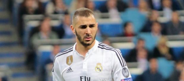 Karim Benzema durante un partido con el R.Madrid Karim Benzema durante un partido con el R.Madrid