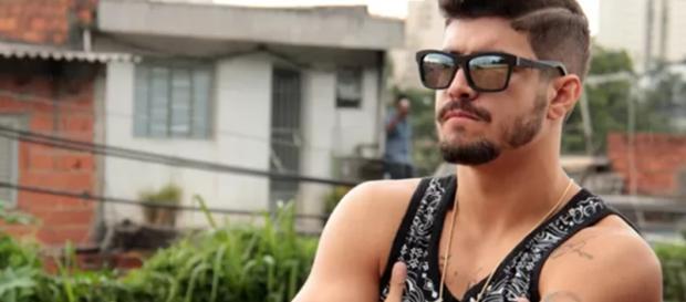 Caio Castro viveu Grego em 'I Love Paraisópolis' Caio Castro viveu Grego em 'I Love Paraisópolis'