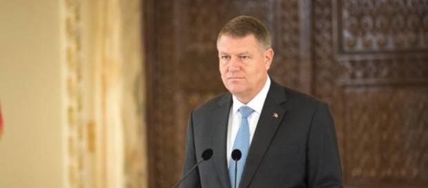 Domnule Președinte, glasul străzii este în stradă Domnule Președinte, glasul străzii este în stradă