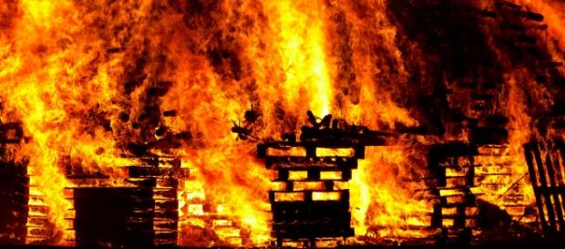 https://pixabay.com/ro/incendiu https://pixabay.com/ro/incendiu