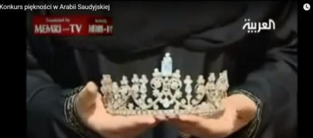 Korona dla najpiękniejszej (YT print scrn) Korona dla najpiękniejszej (YT print scrn)
