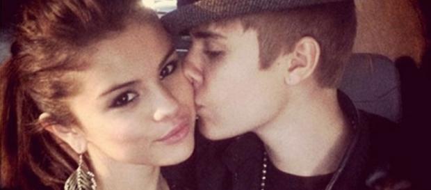 Selena Gomez continua a ser um pilar para Justin. Selena Gomez continua a ser um pilar para Justin.