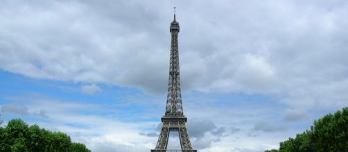 La maestosità della Tour Effeil a Parigi