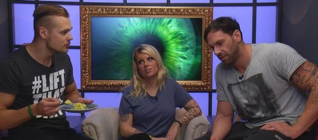 Big Brother: Sharon und Atchi machen blau. Big Brother: Sharon und Atchi machen blau.