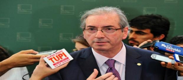 Cunha enfrentou domingo de críticas pelo país Cunha enfrentou domingo de críticas pelo país