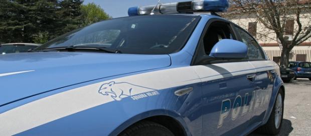 Una volante della polizia di Stato Una volante della polizia di Stato
