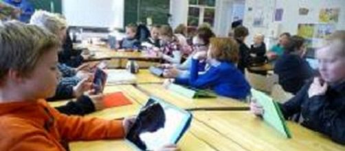 Bambini finlandesi in una scuola