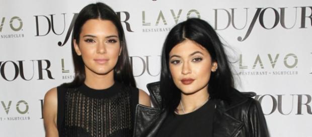 Kendall Jenner y su hermana Kylie Kendall Jenner y su hermana Kylie