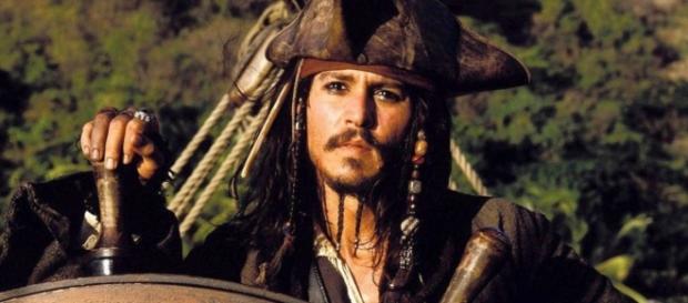 O Ator Johnny Deep como Jack Sparrow O Ator Johnny Deep como Jack Sparrow