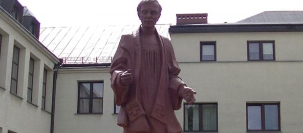 Pomnik bł. ks. Jerzego Popiełuszki Pomnik bł. ks. Jerzego Popiełuszki