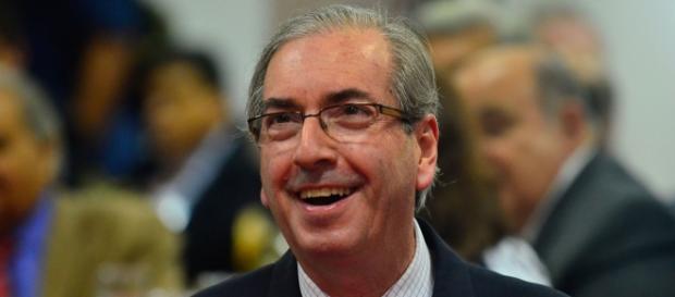 Votação é adiada pela terceira vez Votação é adiada pela terceira vez
