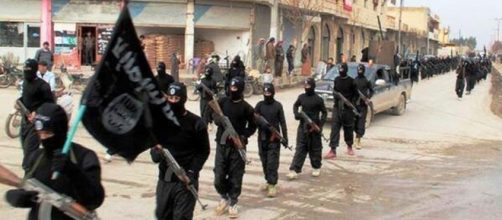 Una parata dei militanti dell'Isis