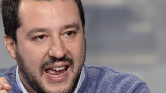 Salvini contro Renzi: "Sei un vigliacco"".