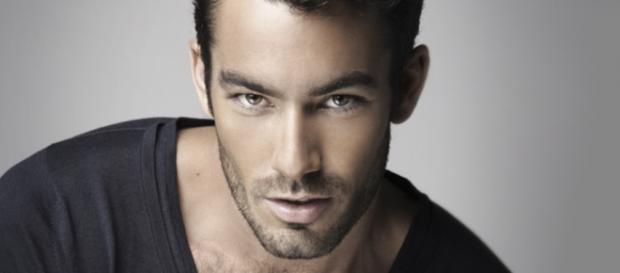 Aaron Diaz de "Teresa" disputa papel com ex-RBDs Aaron Diaz de "Teresa" disputa papel com ex-RBDs
