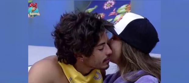 Douglas diz que não precisa beijar Rayanne Douglas diz que não precisa beijar Rayanne