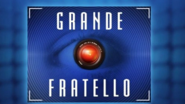 Grande Fratello 14, Simone bacia la Marcuzzi