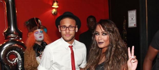 Ciumento, Neymar está de olho na irmã caçula Ciumento, Neymar está de olho na irmã caçula