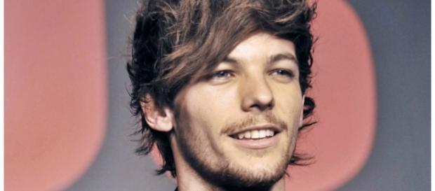 Louis Tomlinson contente com a pausa da banda Louis Tomlinson contente com a pausa da banda