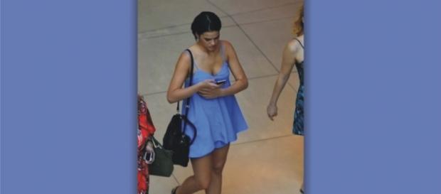 Bruna Marquezine é flagrada com look sensual Bruna Marquezine é flagrada com look sensual