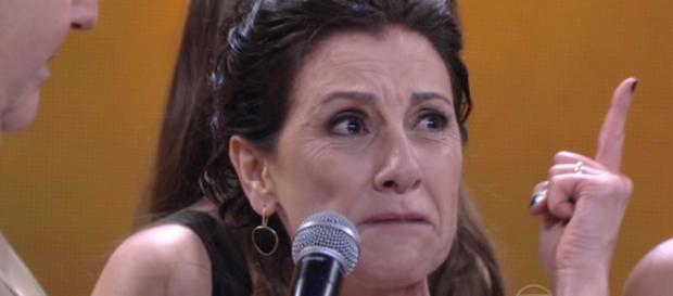 Cássia Kiss se revolta contra governo Cássia Kiss se revolta contra governo