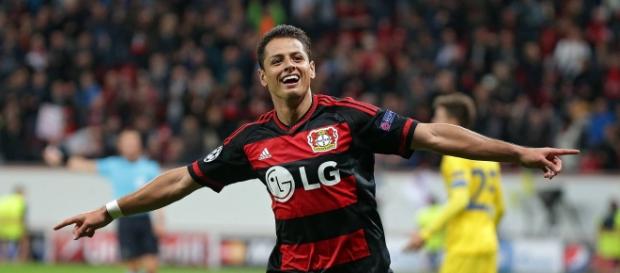 'Chicharito' celebrando un gol en Champions 'Chicharito' celebrando un gol en Champions