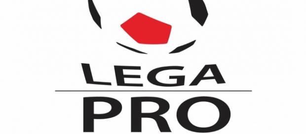 L'attaccante del Lecce cerca il gol. L'attaccante del Lecce cerca il gol.