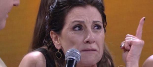 Cassia Kis critica Dilma e o PT ao vivo Cassia Kis critica Dilma e o PT ao vivo