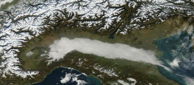 Le polveri sottili assediano la Pianura Padana Le polveri sottili assediano la Pianura Padana