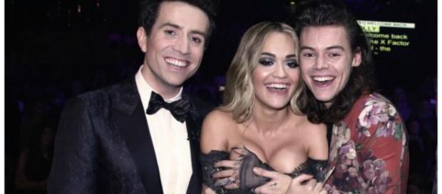 Rita Ora e Harry Styles ficaram grudados Rita Ora e Harry Styles ficaram grudados