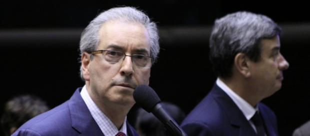 Casas em Brasília e RJ amanheceram cercadas Casas em Brasília e RJ amanheceram cercadas