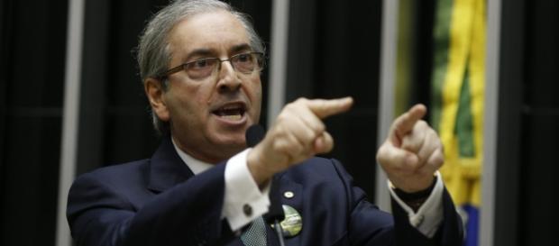 Cunha não renunciará e acusa PT de roubo Cunha não renunciará e acusa PT de roubo