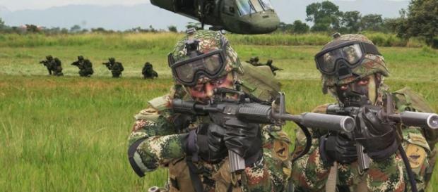 Ejército de Colombia durante una actuación Ejército de Colombia durante una actuación