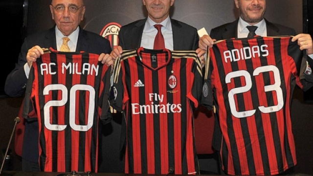 Le maglie rossonere vanno davvero a ruba