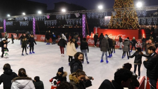 Milano, pattinare sul ghiaccio a Natale