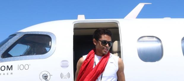 B.howard Flying with friends and Staff B.howard Flying with friends and Staff