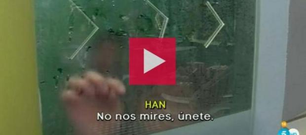 El encuentro sexual de Aritz y Han en la ducha El encuentro sexual de Aritz y Han en la ducha