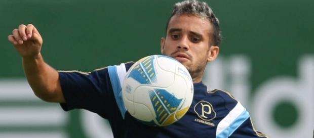 Maikon Leite voltou de empréstimo, mas não fica. Maikon Leite voltou de empréstimo, mas não fica.