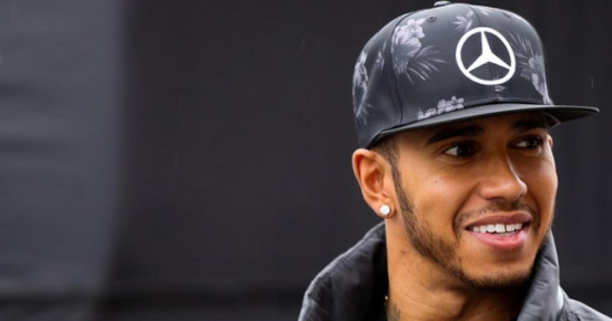 Lewis Hamilton se lanza como cantante